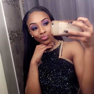 Meet your Posher, Crystal