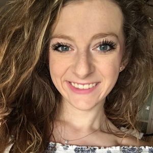 Meet your Posher, Maegan