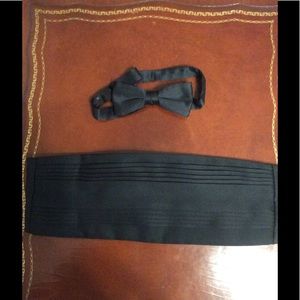 Bow tie cummerbund set for tuxedo, formalwear
