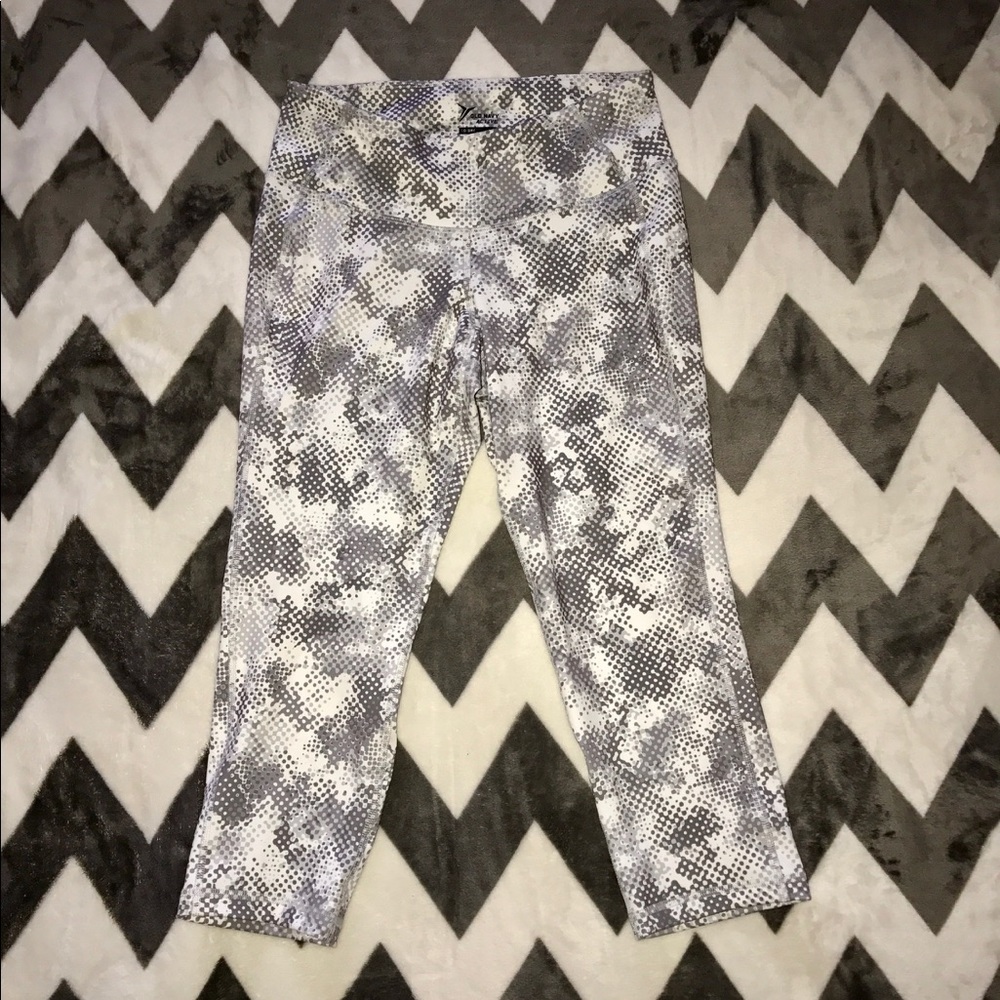Old navy cropped leggings