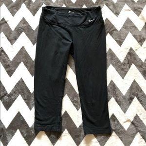 Nike dri-fit black cropped leggings