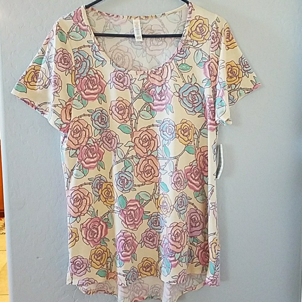 LuLaRoe Rose Classic T