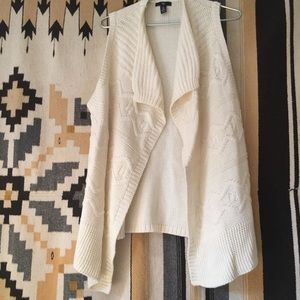 Gap Cream Cableknit Vest