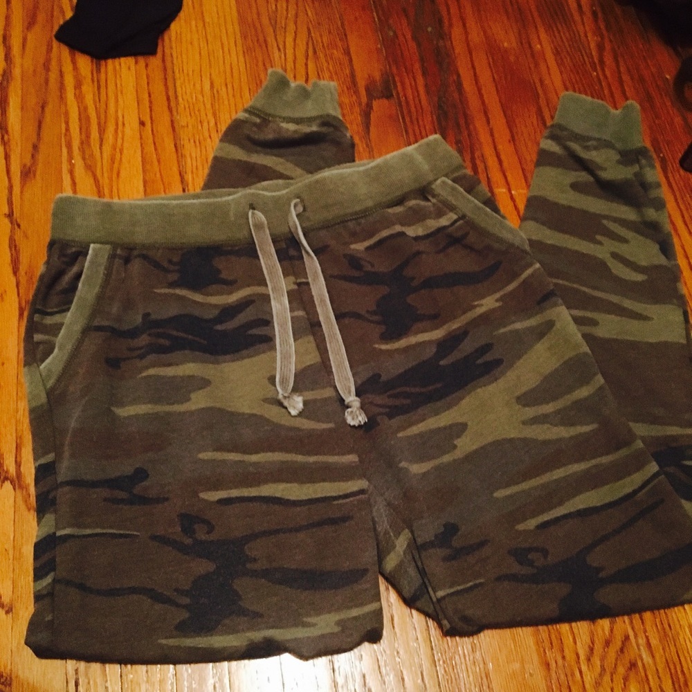 Z supply Camo joggers