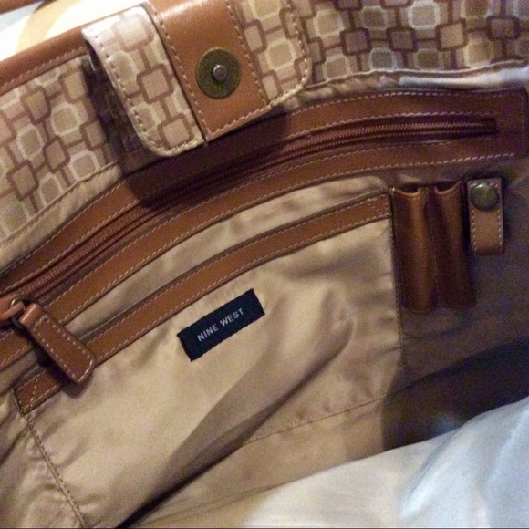 NINE WEST Tote - Picture 3 of 6