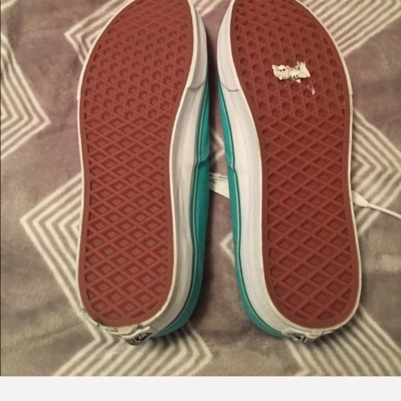 NEW Vans - Picture 3 of 4