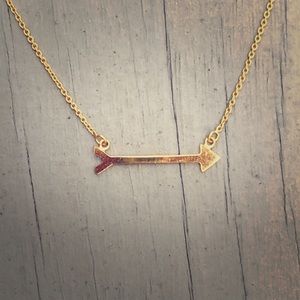 Stella and Dot "On the Mark" Necklace in Gold