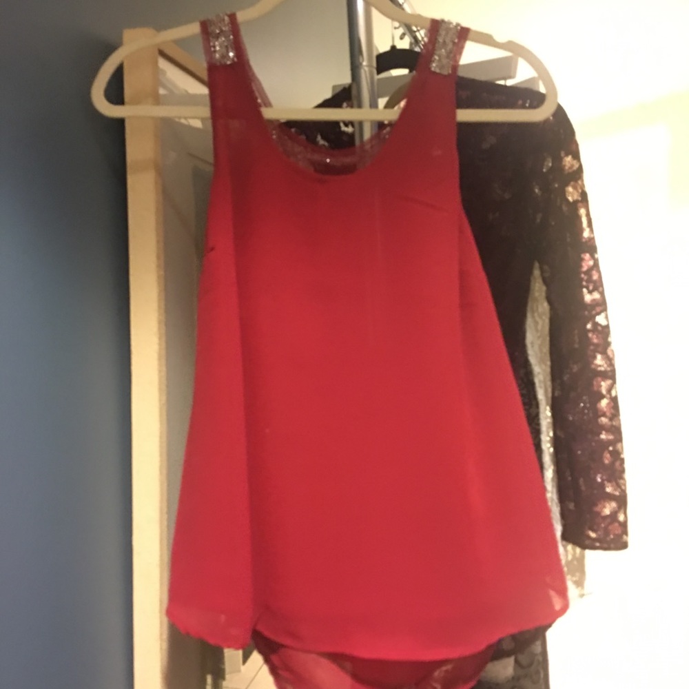 Red loose tank with glitter back