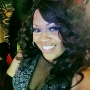 Meet your Posher, Raquel