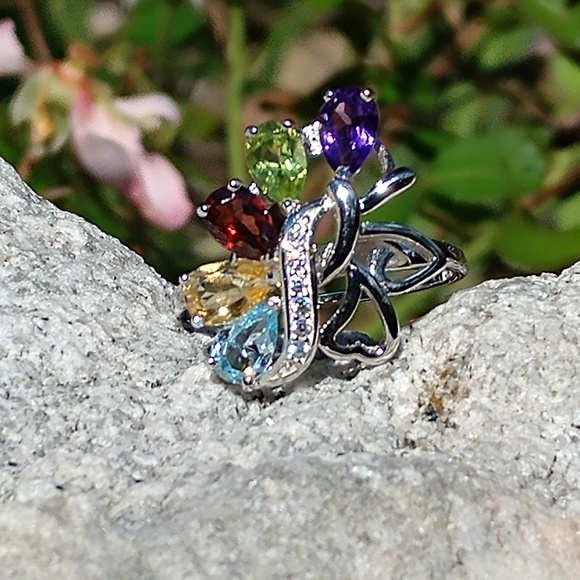 Women's ring - Picture 2 of 6