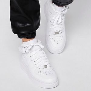 Nike Air Force 1 Mid Top White