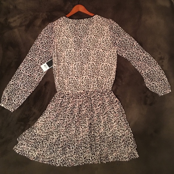 Dress - Picture 2 of 4