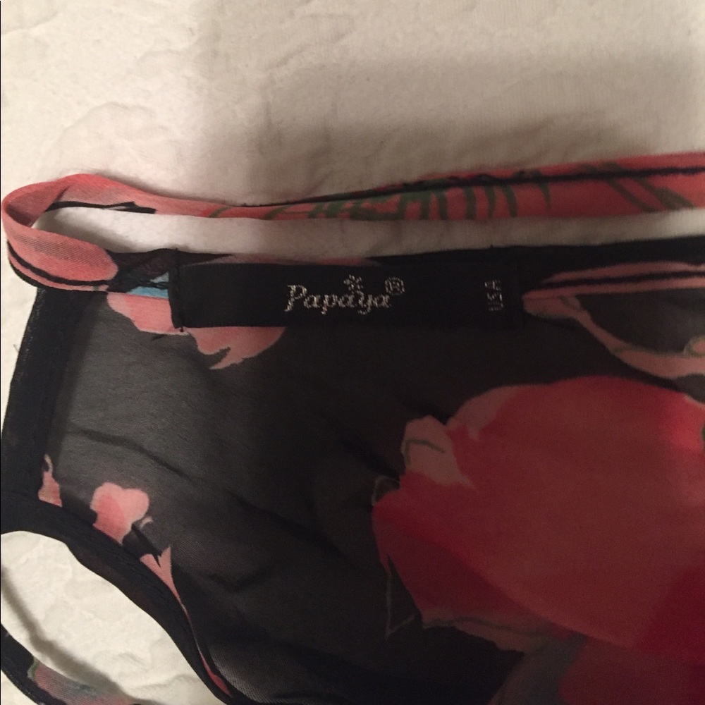 Papaya Tank Top!! Black red big poppies flower - Picture 7 of 8