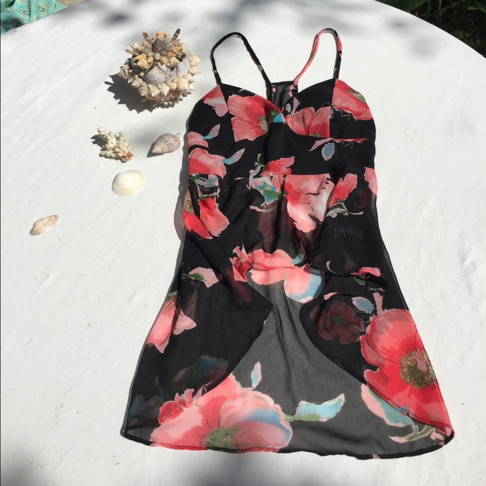 Papaya Tank Top!! Black red big poppies flower - Picture 1 of 8