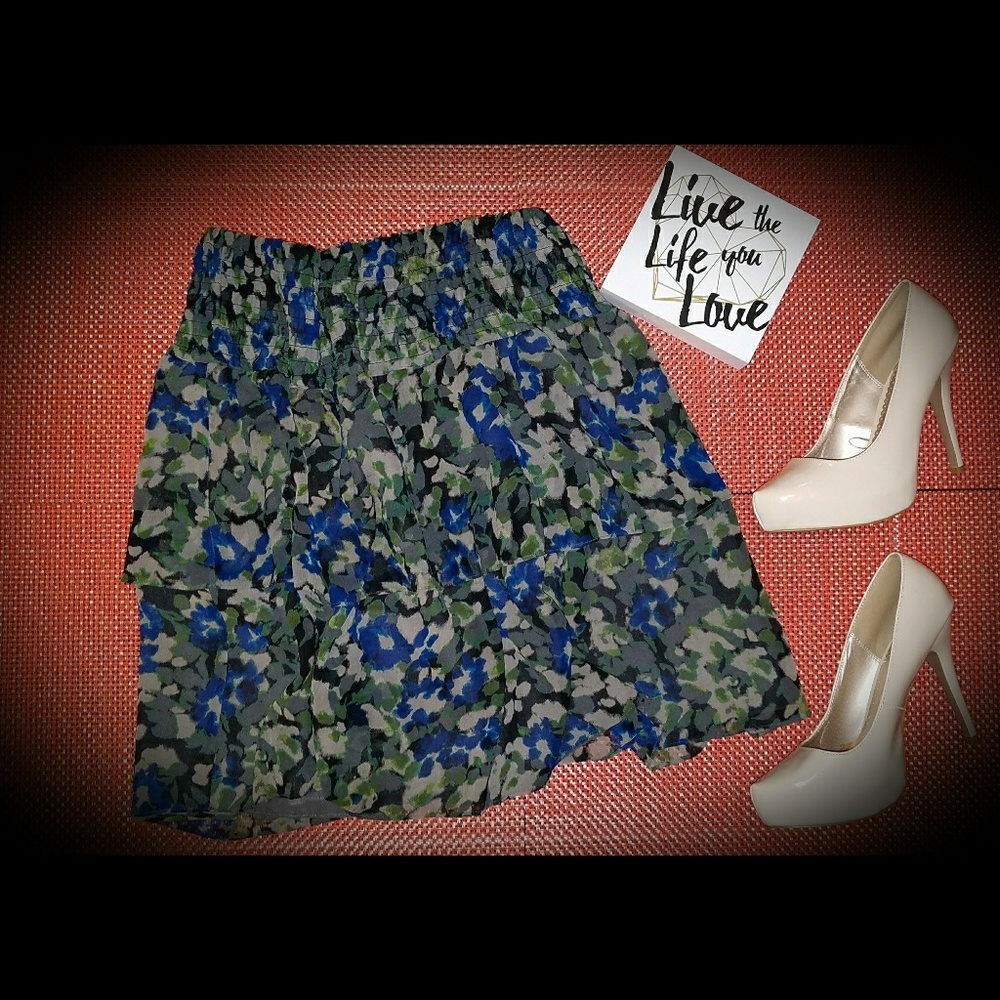 **Price Drop** DKNY Ruffled Mini Skirt