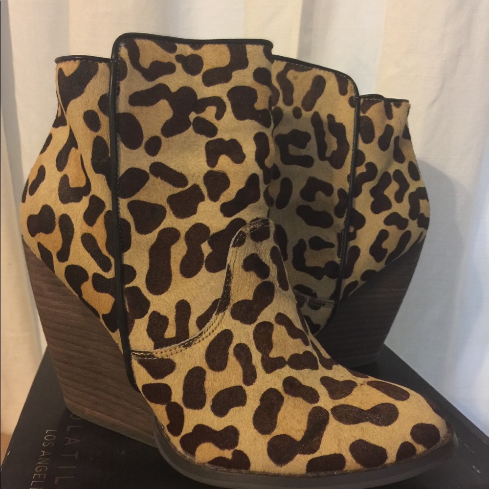 Volatile Fever Dream Bootie, Size 8M