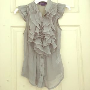 Classy ruffled button up blouse!