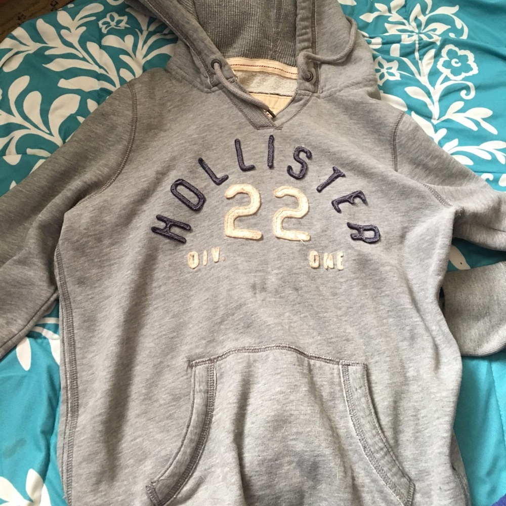 Hollister pullover