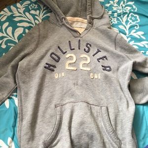 Hollister pullover