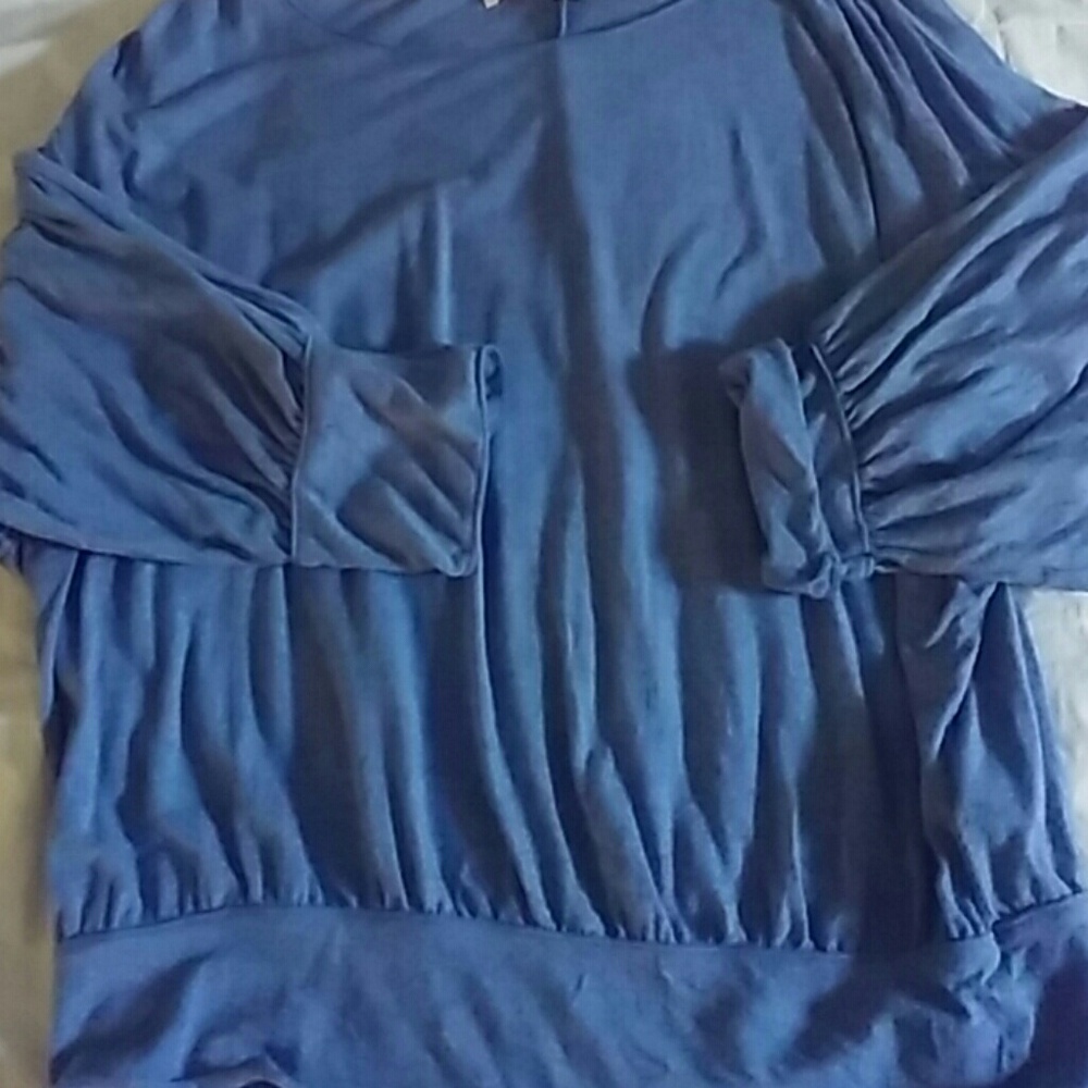 Top - Picture 2 of 2