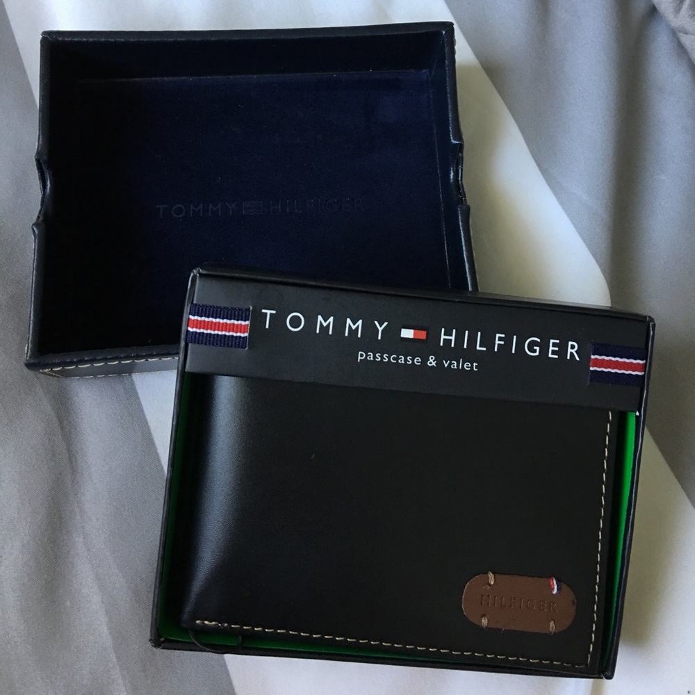 Brand new Tommy Hilfiger men's wallet