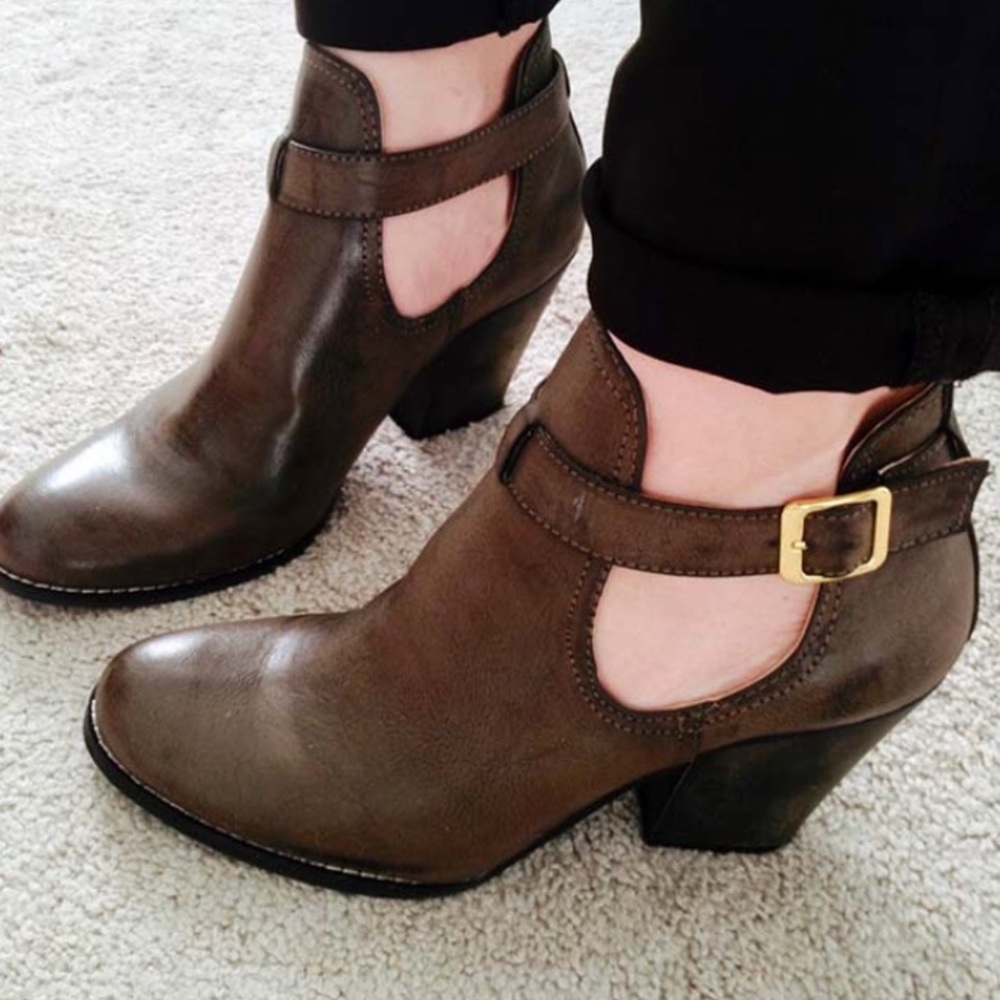 🌻 Olive Booties