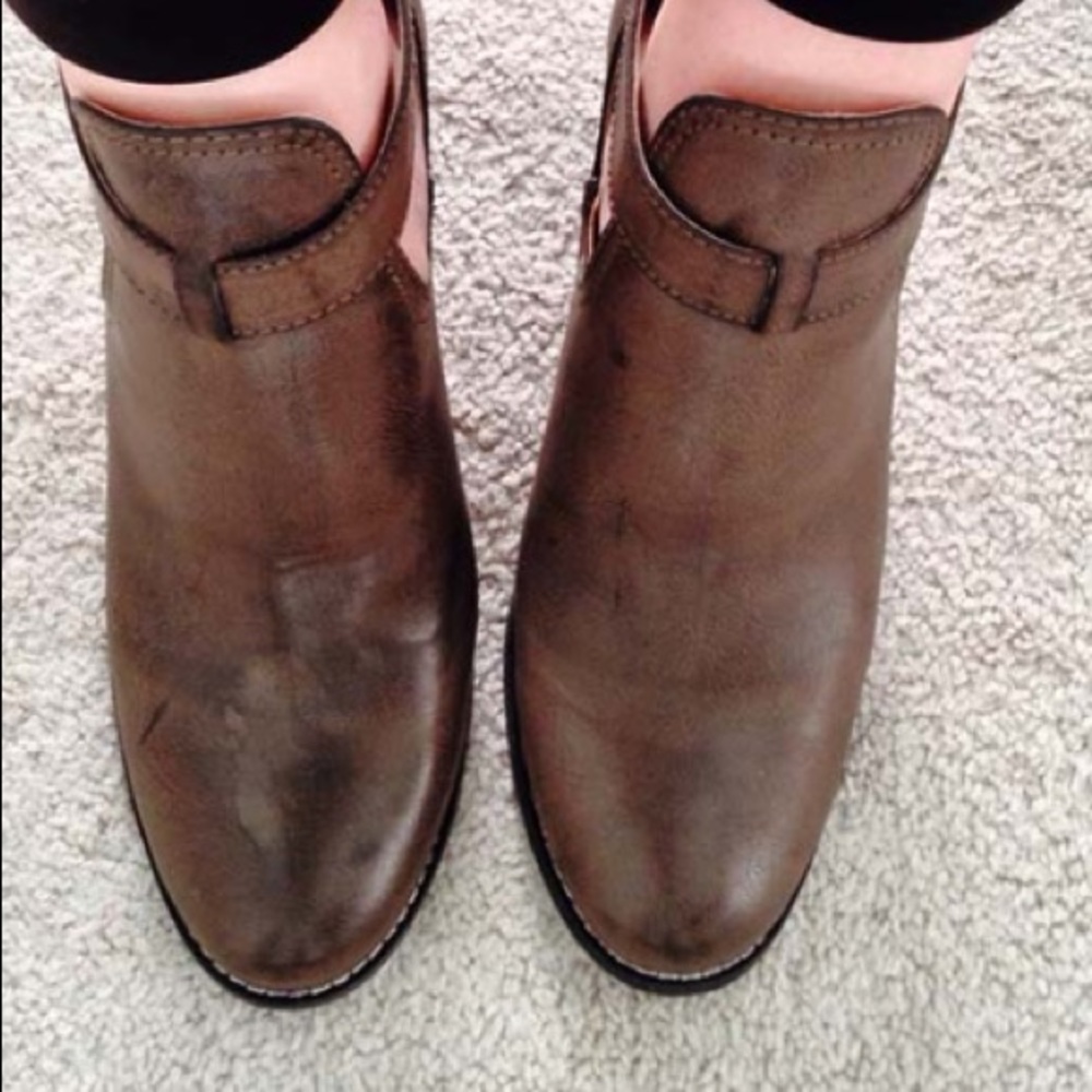 🌻 Olive Booties - Picture 2 of 4
