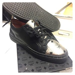 100%authentic Men's mcm visetoe slivertoe designer