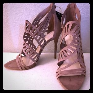 NWT ZARA heels in taupe