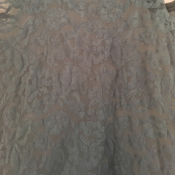 Lace back tank top - Picture 4 of 4