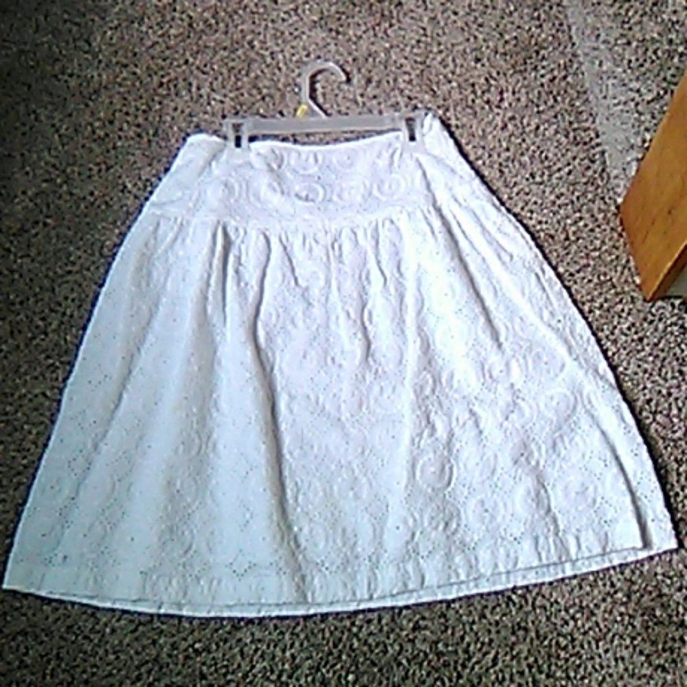 Apostrophe white skirt
