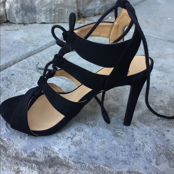 heels - Picture 2 of 3