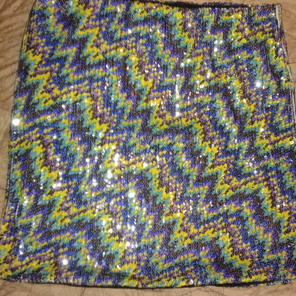 ***SOLD***Xhilaration~Sparkly & Stretchy Sequin Skirt - Picture 4 of 8