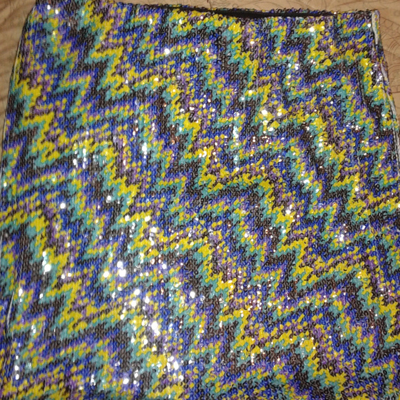 ***SOLD***Xhilaration~Sparkly & Stretchy Sequin Skirt - Picture 2 of 8