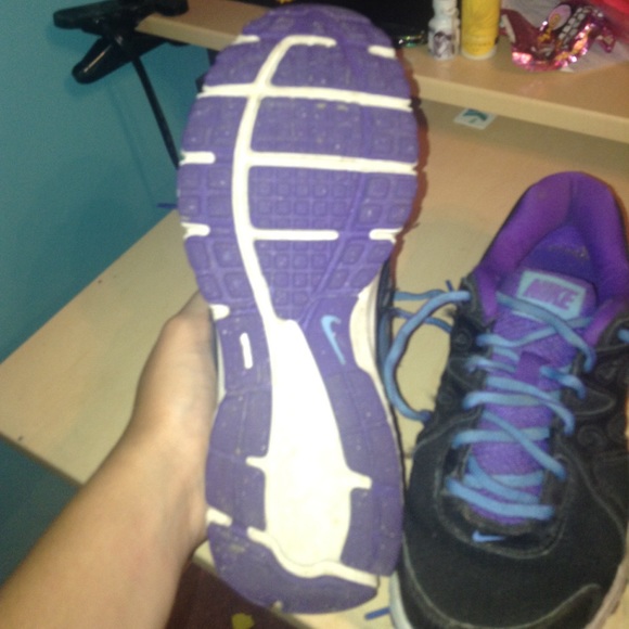 Nike Sneakers - Picture 5 of 5