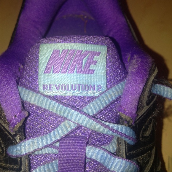 Nike Sneakers - Picture 2 of 5