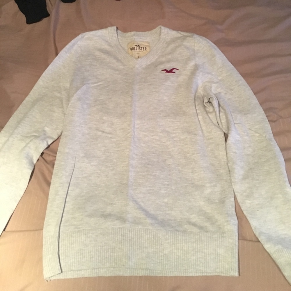 Hollister V neck sweater