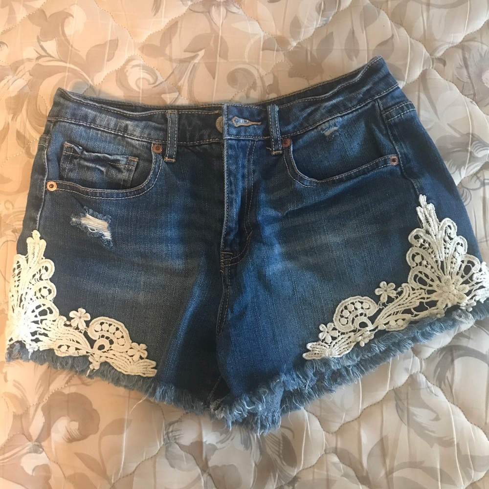 Jean shorts with lace printed sides