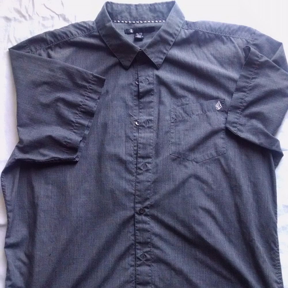 XL grey Volcom Shirt