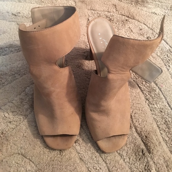 Peep toe stack bootie - Picture 5 of 6