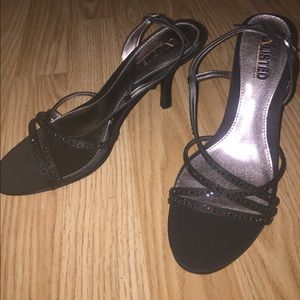 Kenneth Cole Unlisted Black Heels