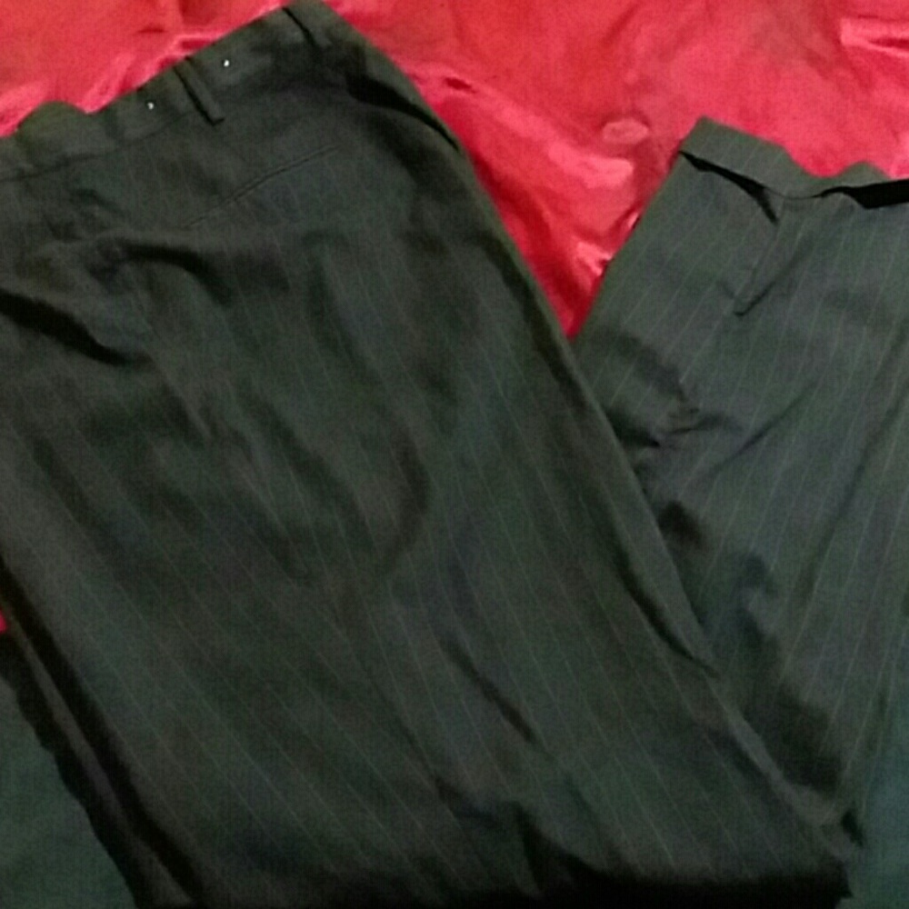 Chaps Men's black pin stripped dress pants