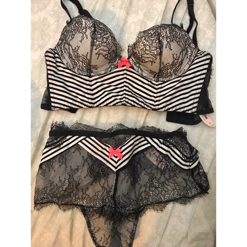 Super cute & sexy Victoria Secret set - New