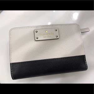 Kate Spade New York purse / wallet