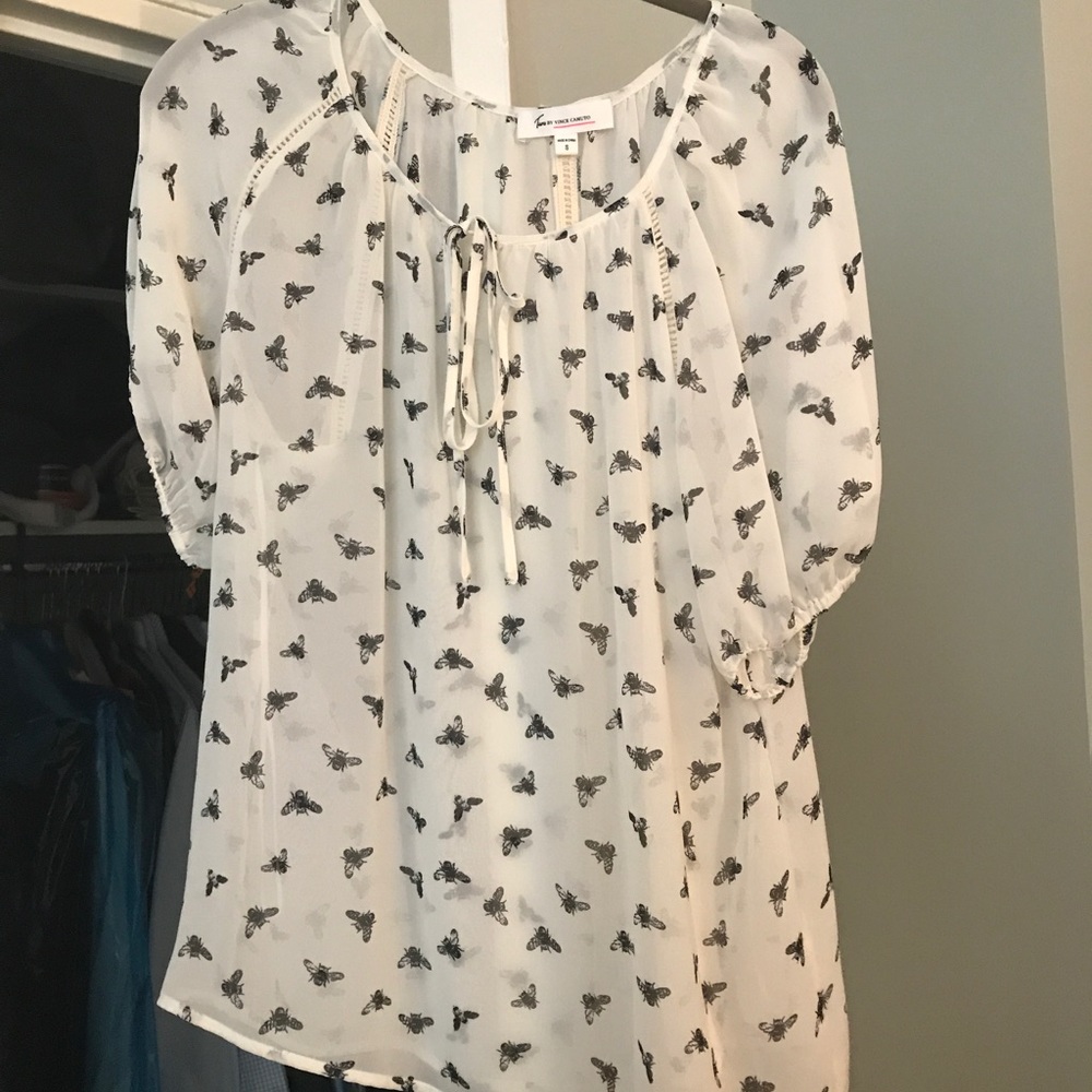 Short sleeve silk top with tie in the front