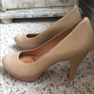 Nude work shoes