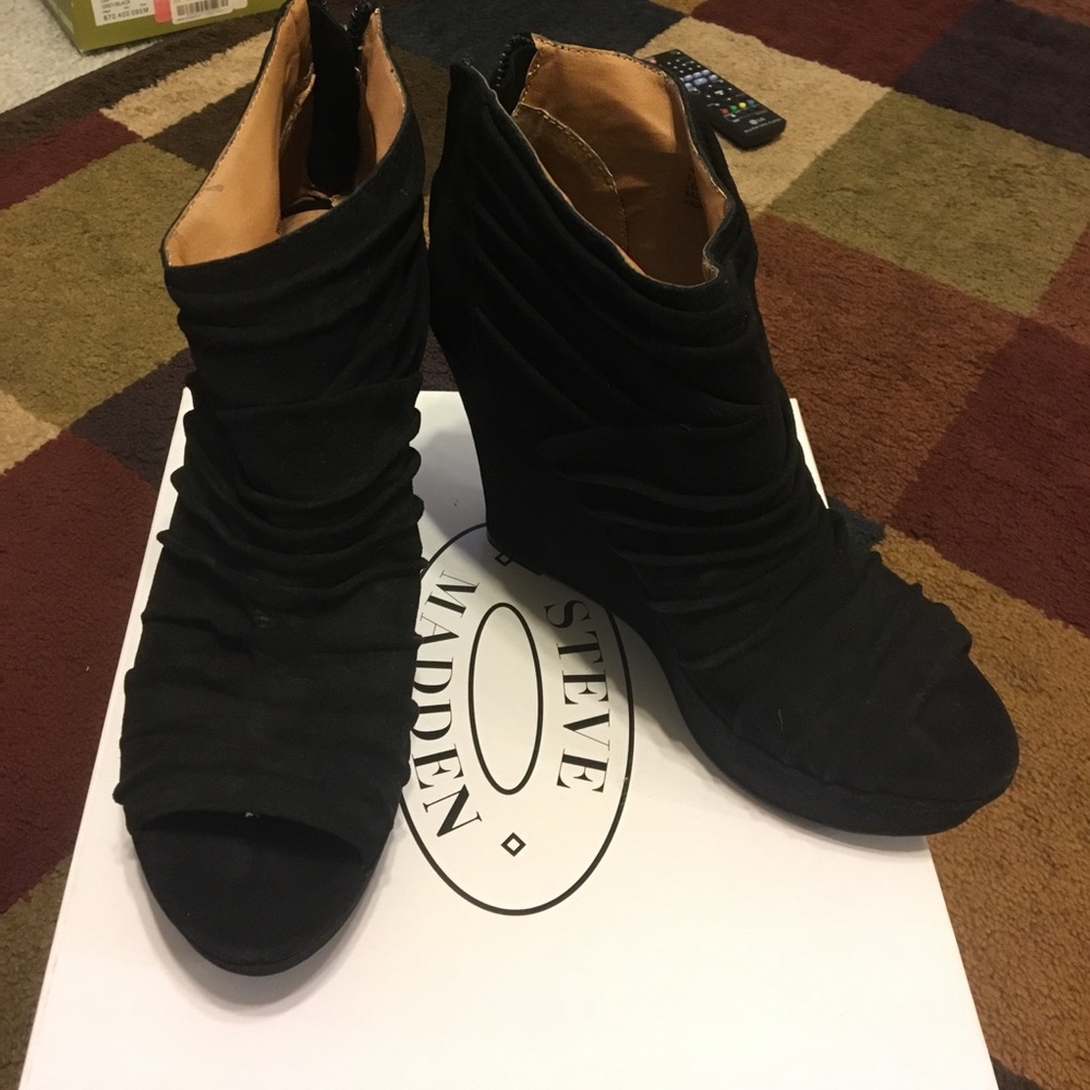 Black open toe boots