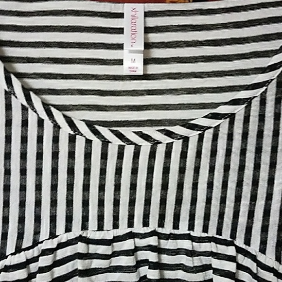 Exhilaration stripe..blouse - Picture 2 of 4