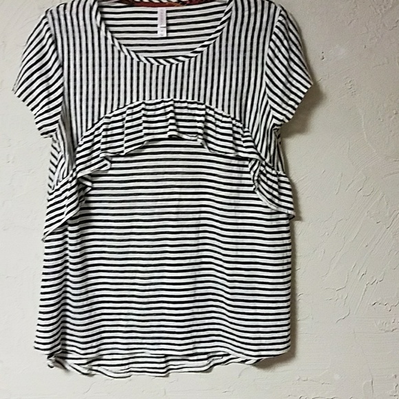 Exhilaration stripe..blouse - Picture 3 of 4