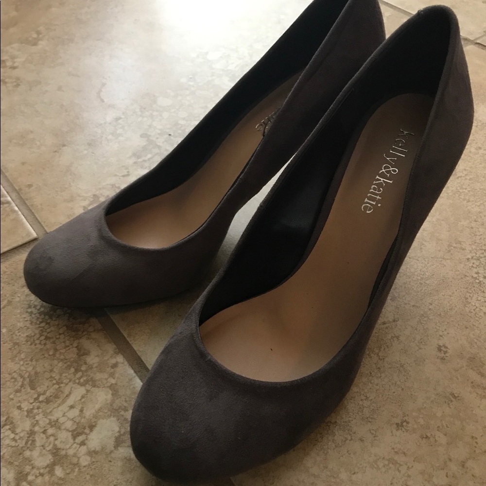 New Kelly & Katie Pumps Gray Suede